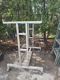 Rack with wheels