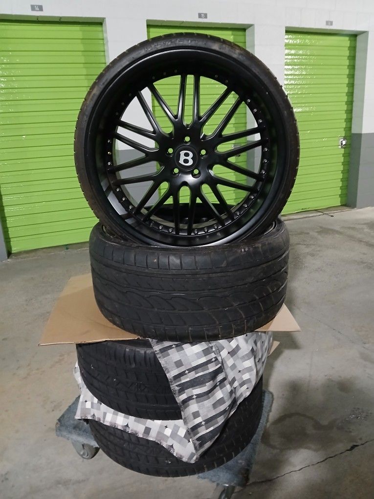 Set -4- Rines And Tires 22 From Bentley,