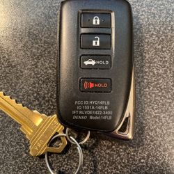 Car keys/ Llaves De Carro