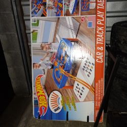 Hot Wheels Cars And Play Table 