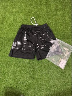 EE black + white New York City skyline shorts