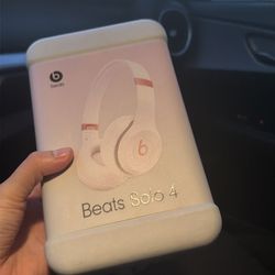 Beats Solo 4