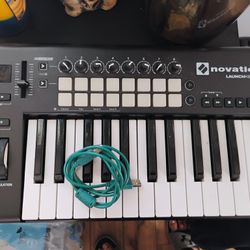 Novation Launchkey 25 MIDI Keyboard 