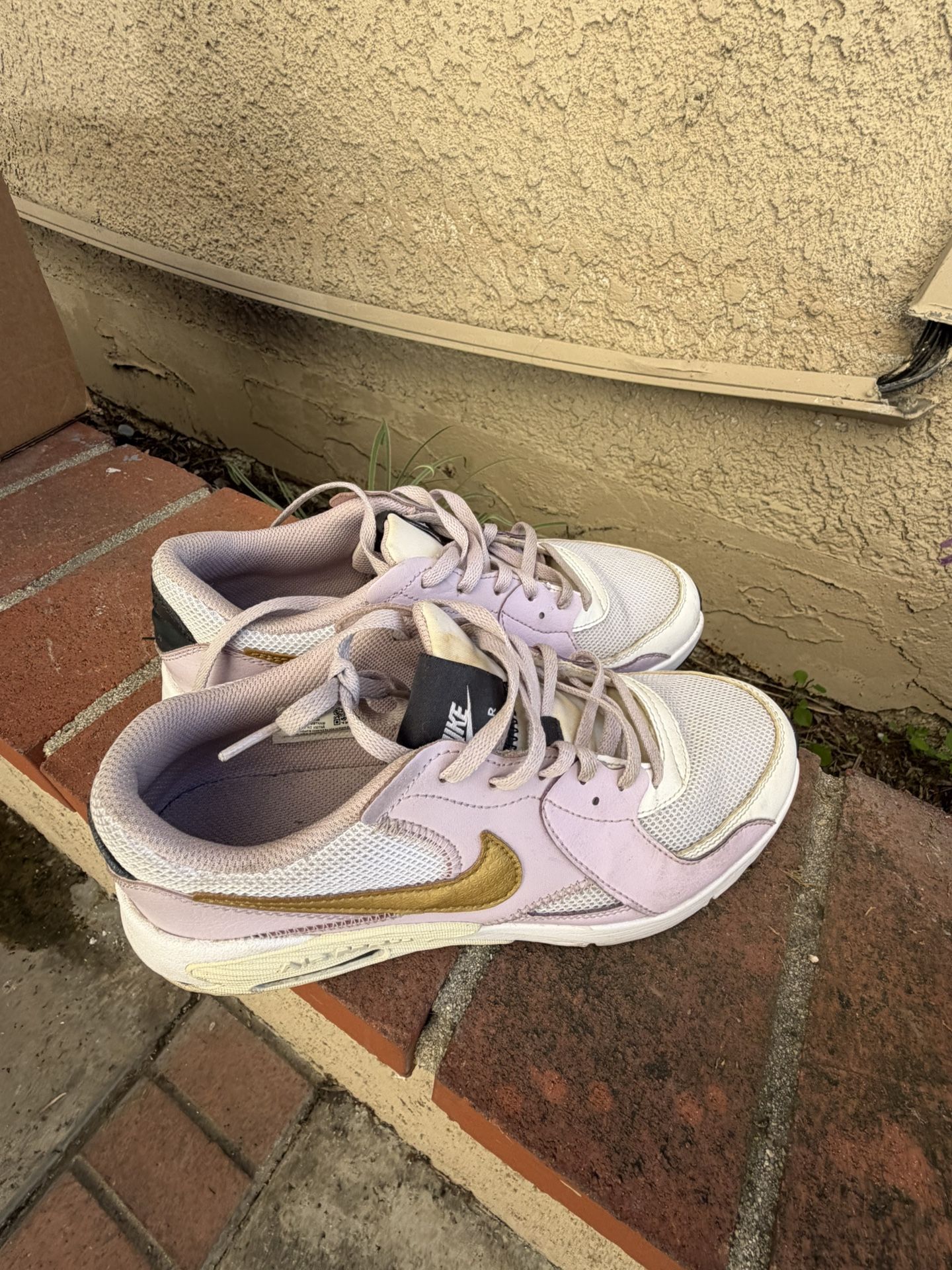 Nike Air Max Tennis Shoes