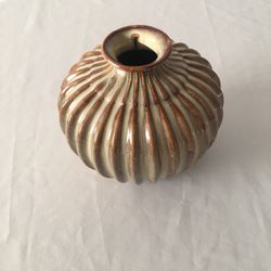 Round vase