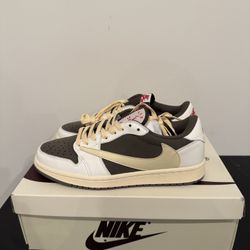 Travis Scott x Air Jordan 1 Low Size 9.5