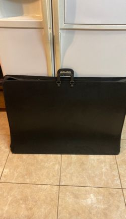 Prat Start Portfolio case 36”x24”x3”