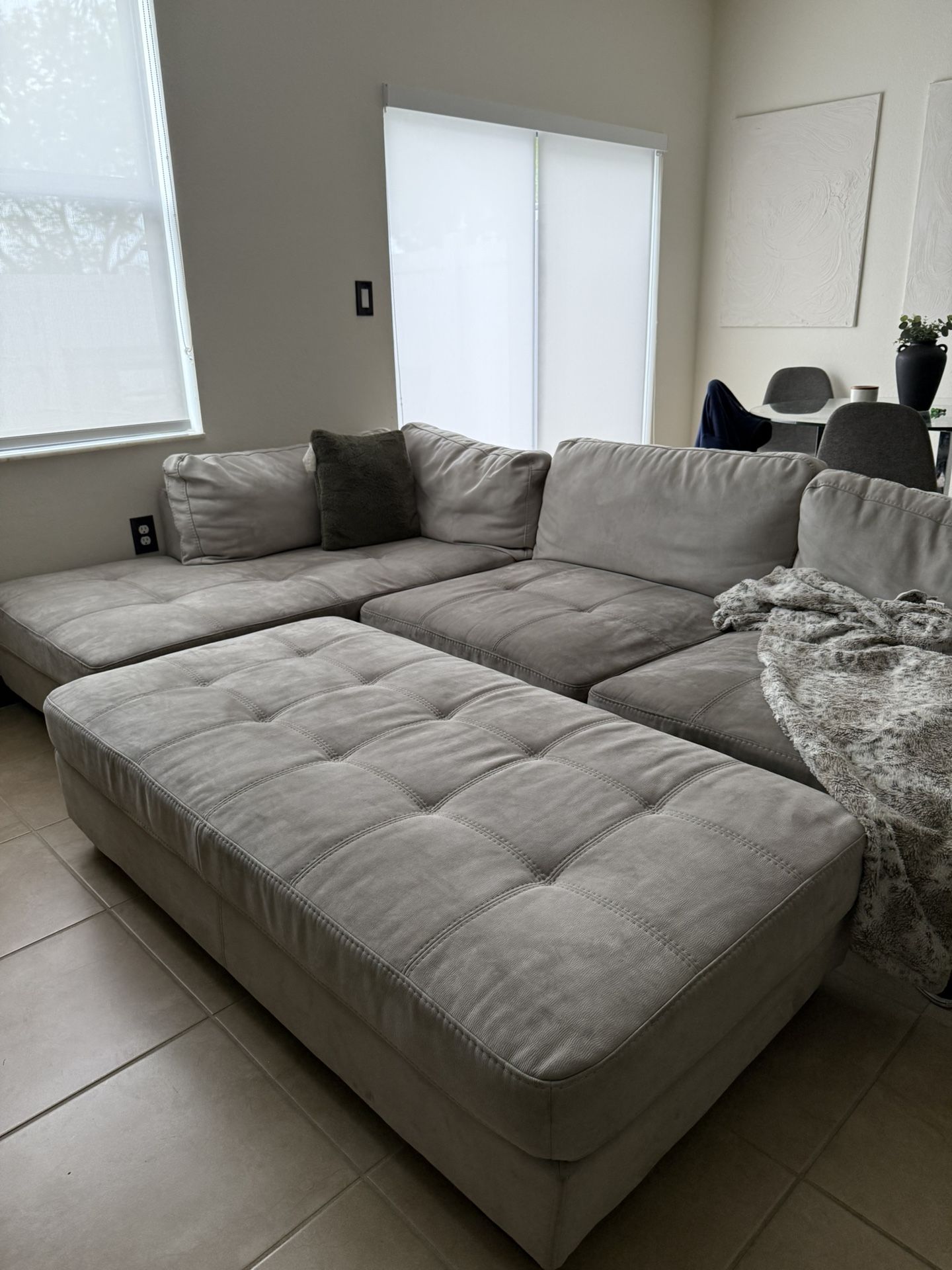 City furniture Gray/light Beige Sofa Couch sectional With Ottoman