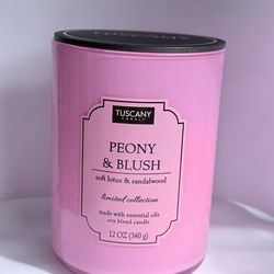Peony & Blush scented soy blend candle from Tuscany Candle's Colorsplash -12 oz -