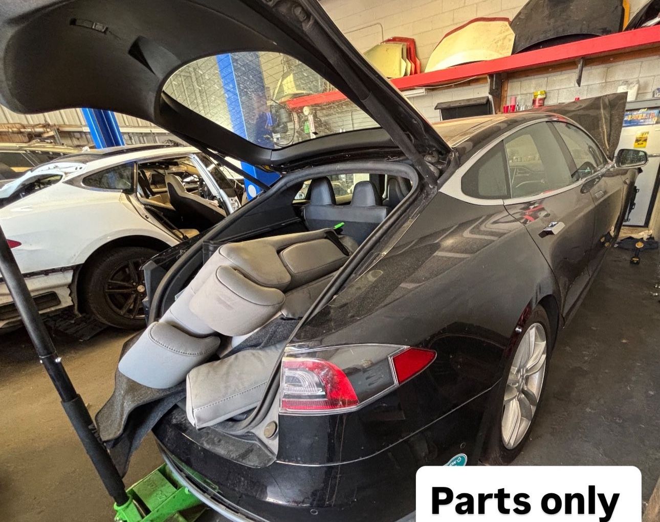 2013 MODEL S TESLA - PARTING OUT! PARTS AVAILABLE! PARTING OUT!
