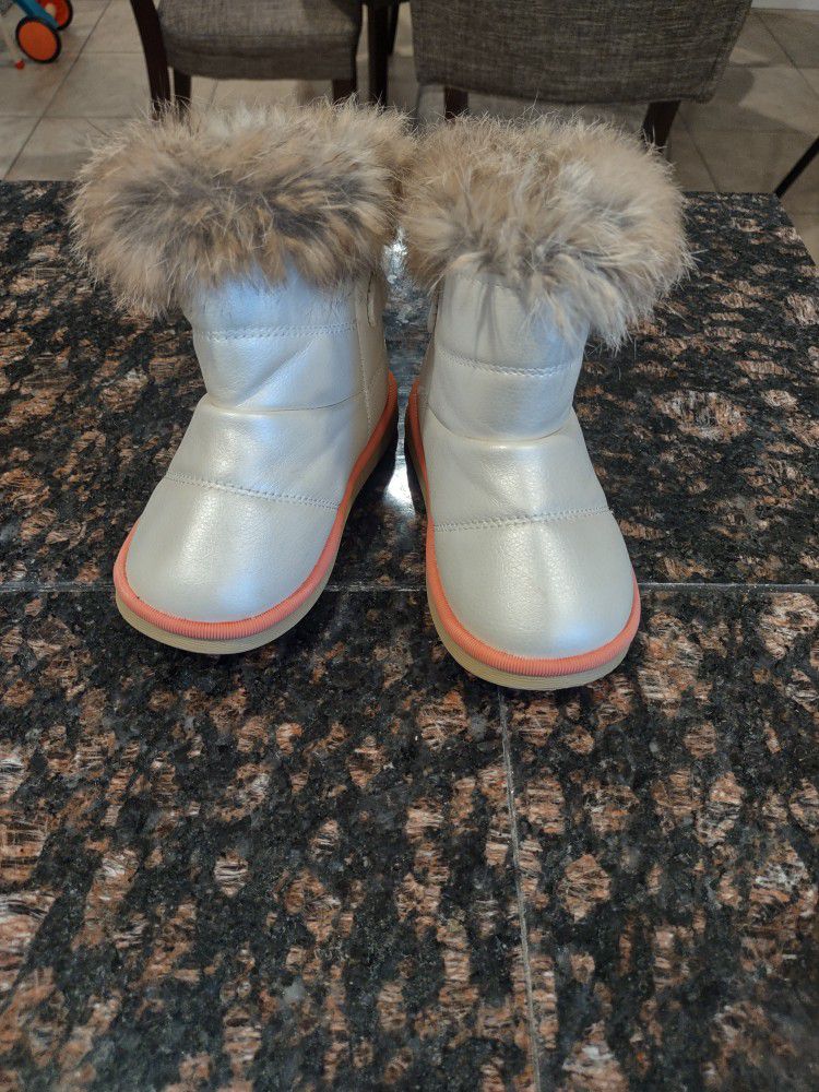 Size 7 Toddler Snow Boots 