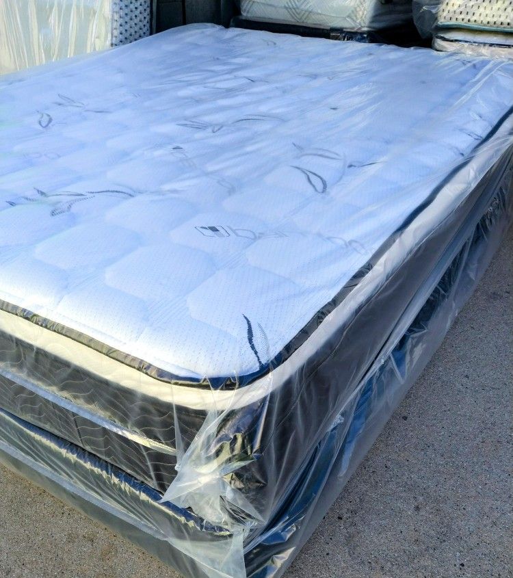 queen orthopedic bamboo pillow top mattress and box spring brand new 