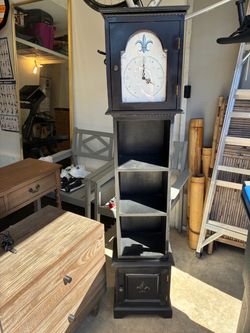 Freestanding clock with shelves - wood