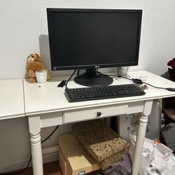 White Desk 