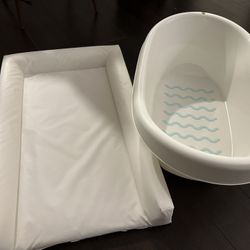 Ikea Baby Changing Pad + bathtub