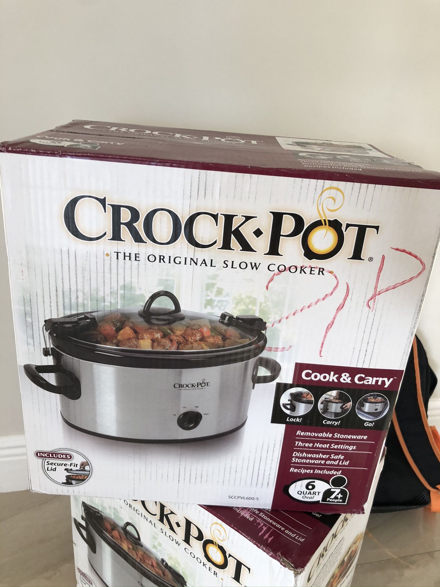 Large 6 quart crock pot