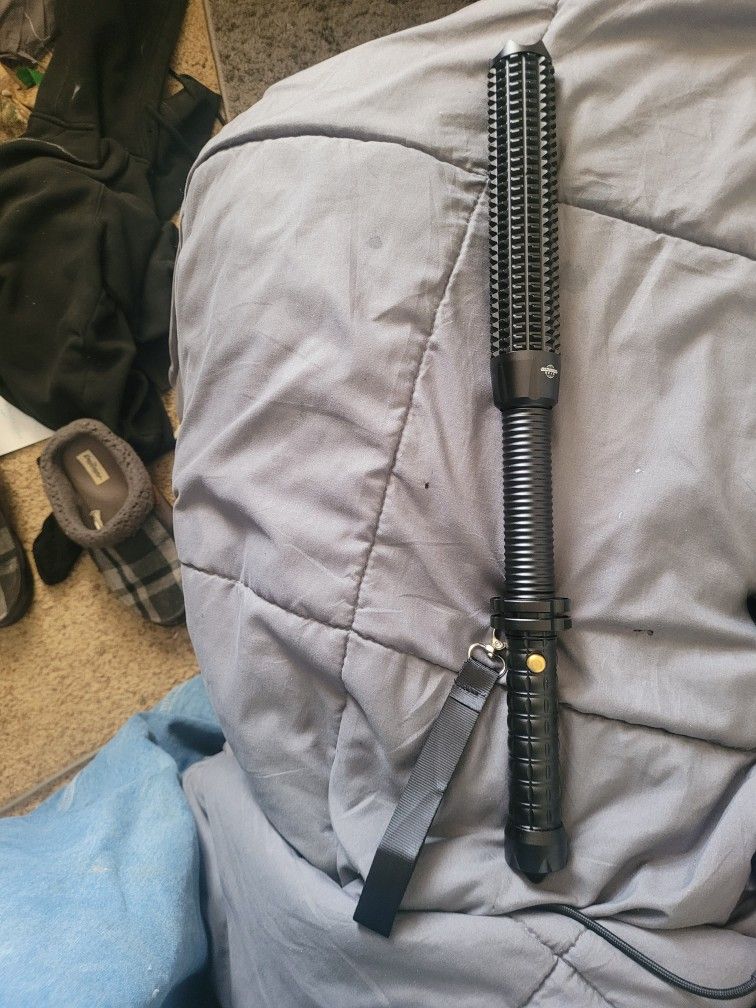 Extending Self Defense Batton with LED light