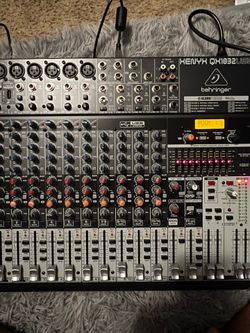 Behringer xenyx QX1833 w/ Ultralink