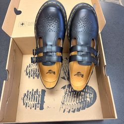 Dr. Marten Mary Jane - W8 NEVER WORN