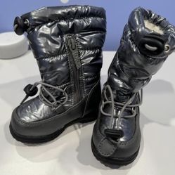 New Toddler Snow Boots-size5