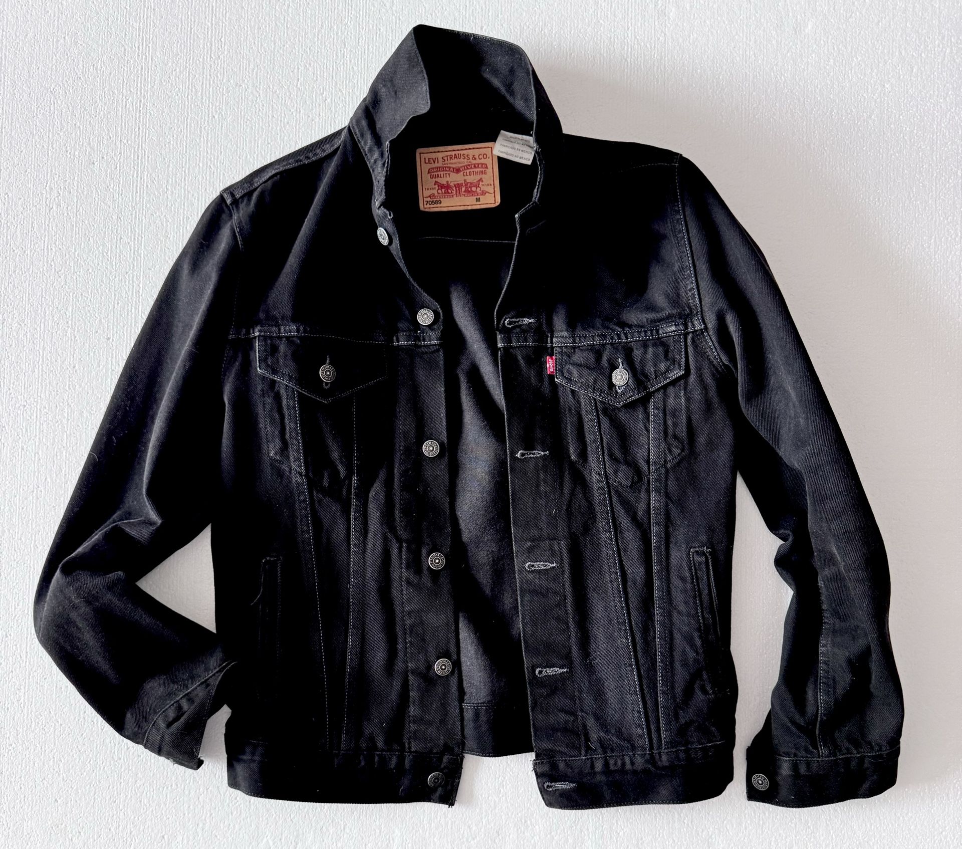Black Levi Jacket / Like New Size M