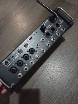 Behringer 12 Chan Mixer