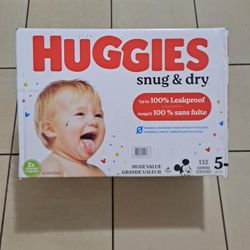 HUGGIES SIZE 5  132 COUNT