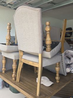 Dining Table + 8 Chair.