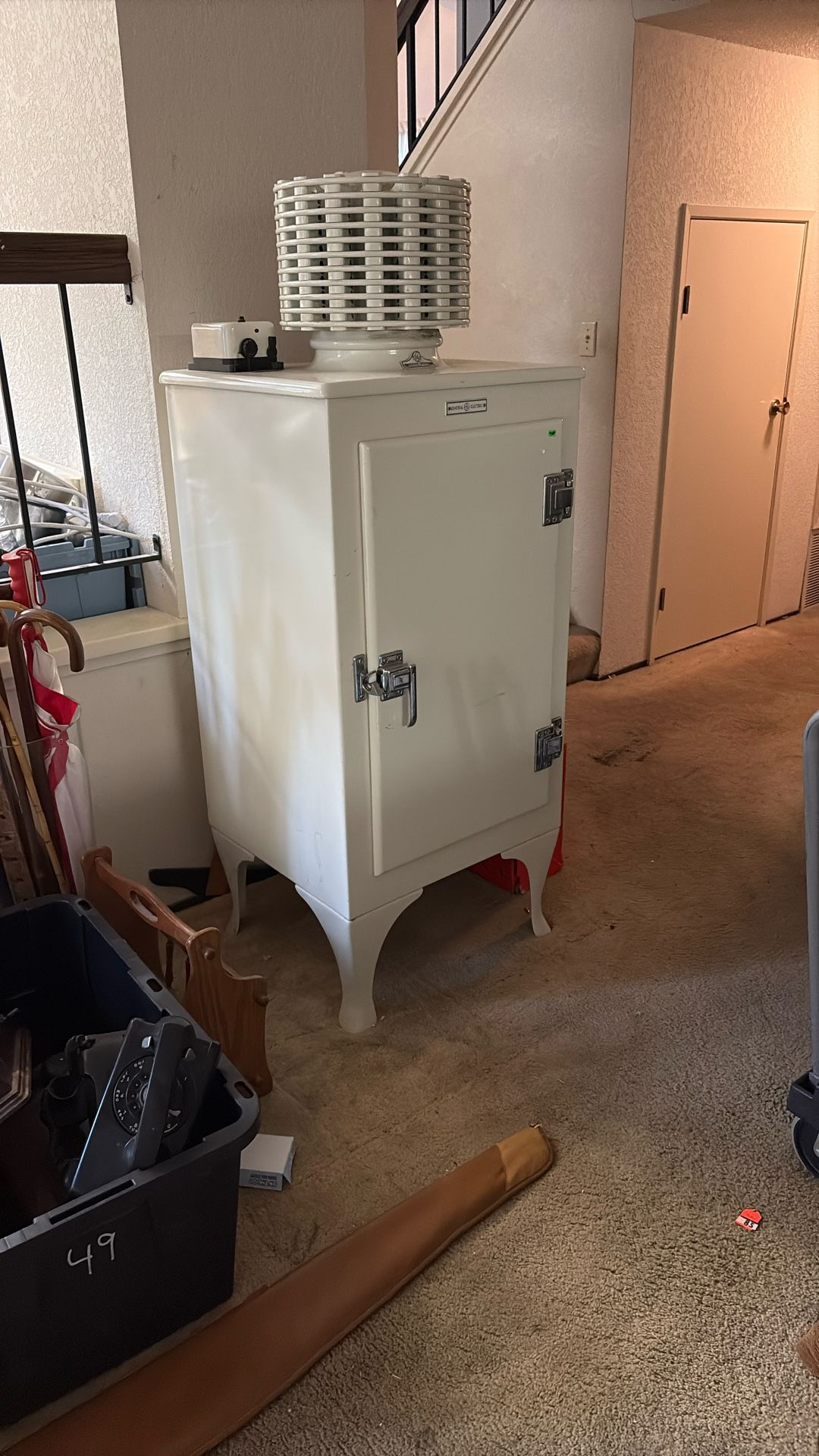 1920 Vintage General Electric  GE Icebox