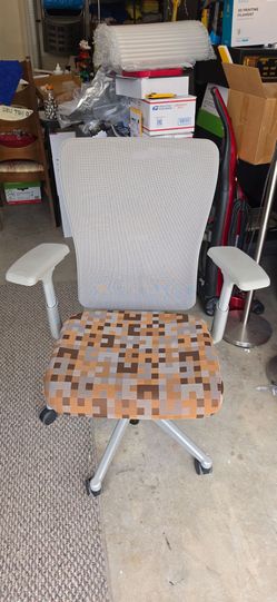 Office chair -Haworth Zody