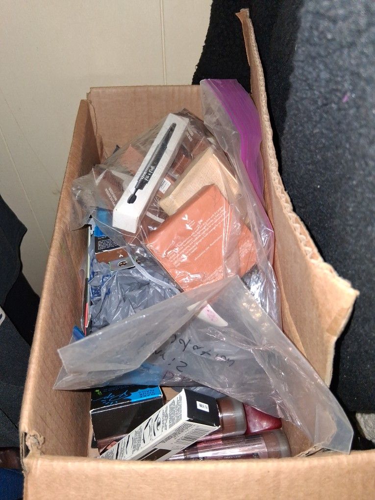Make Up. Pick Up In Tatum Tx