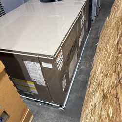 4 Ton 3ph 230 Volt Commercial Package Unit. 
