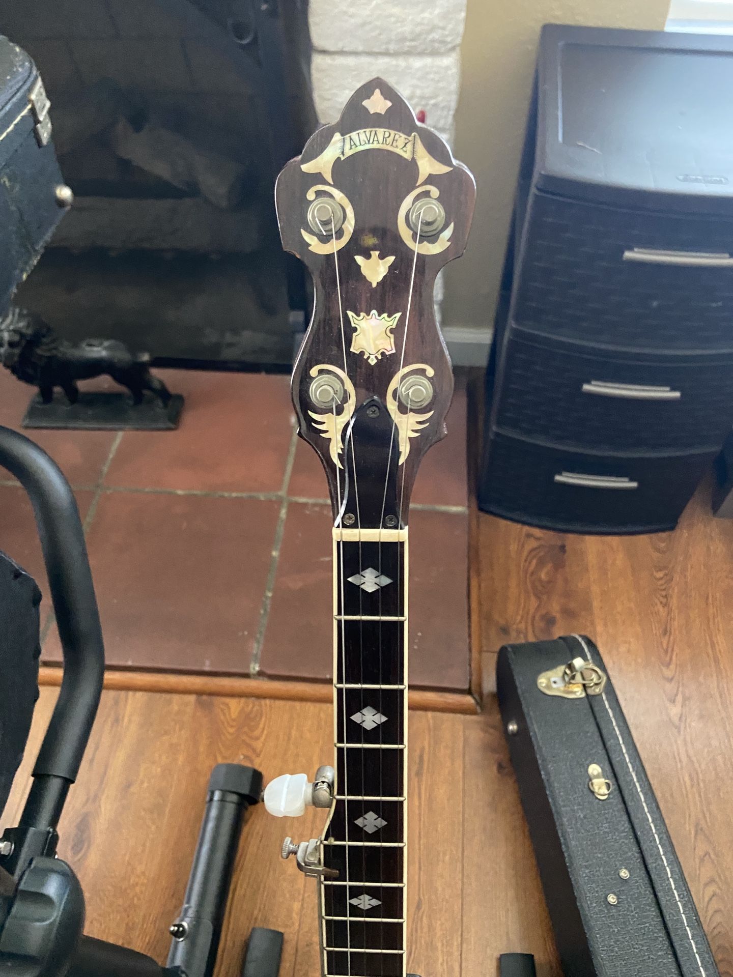 Alvarez Model 4283 Banjo - Exc Cond w Case