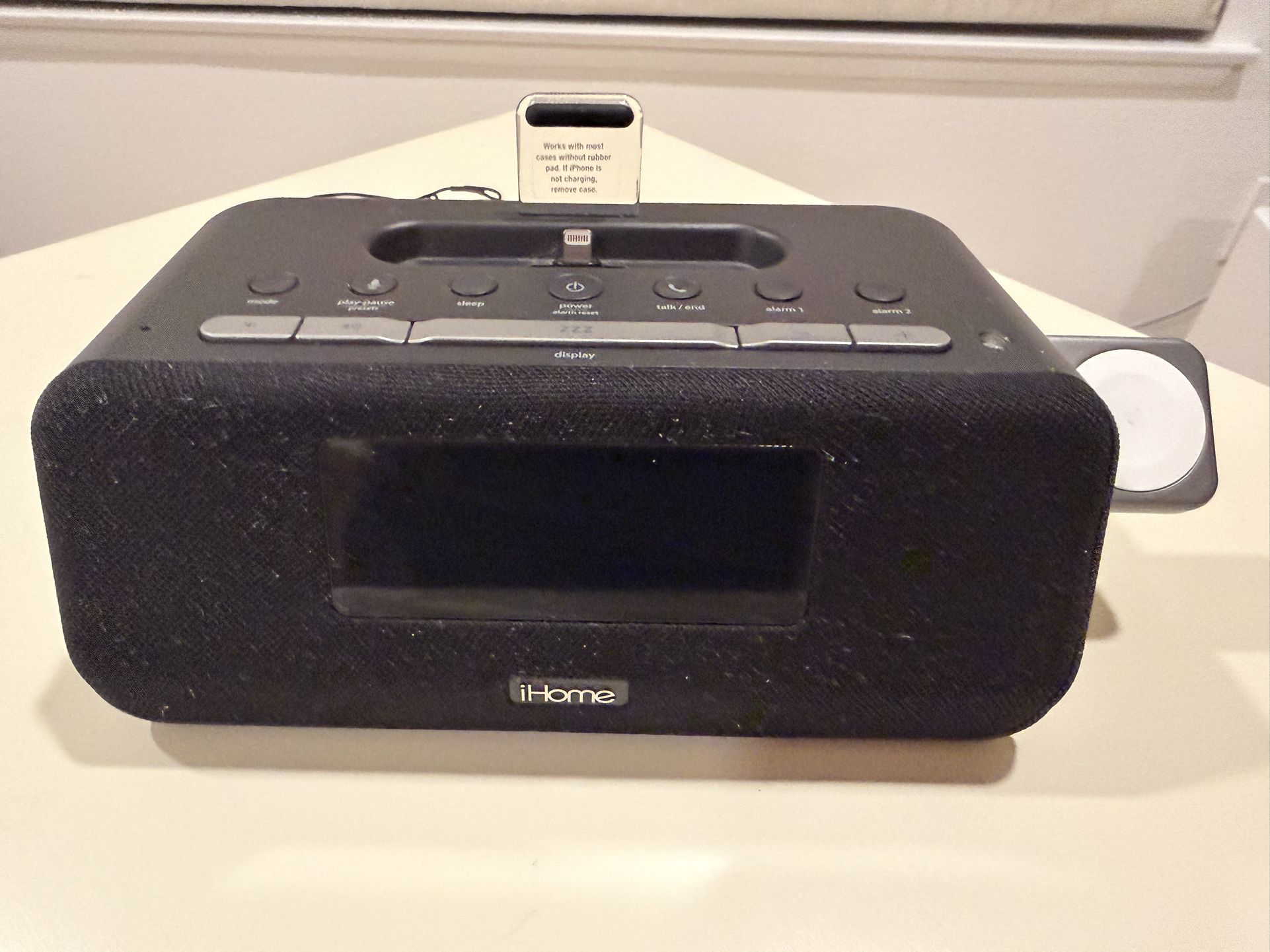 iHome Docking Bluetooth Stereo FM Clock Radio with Apple Watch Charging