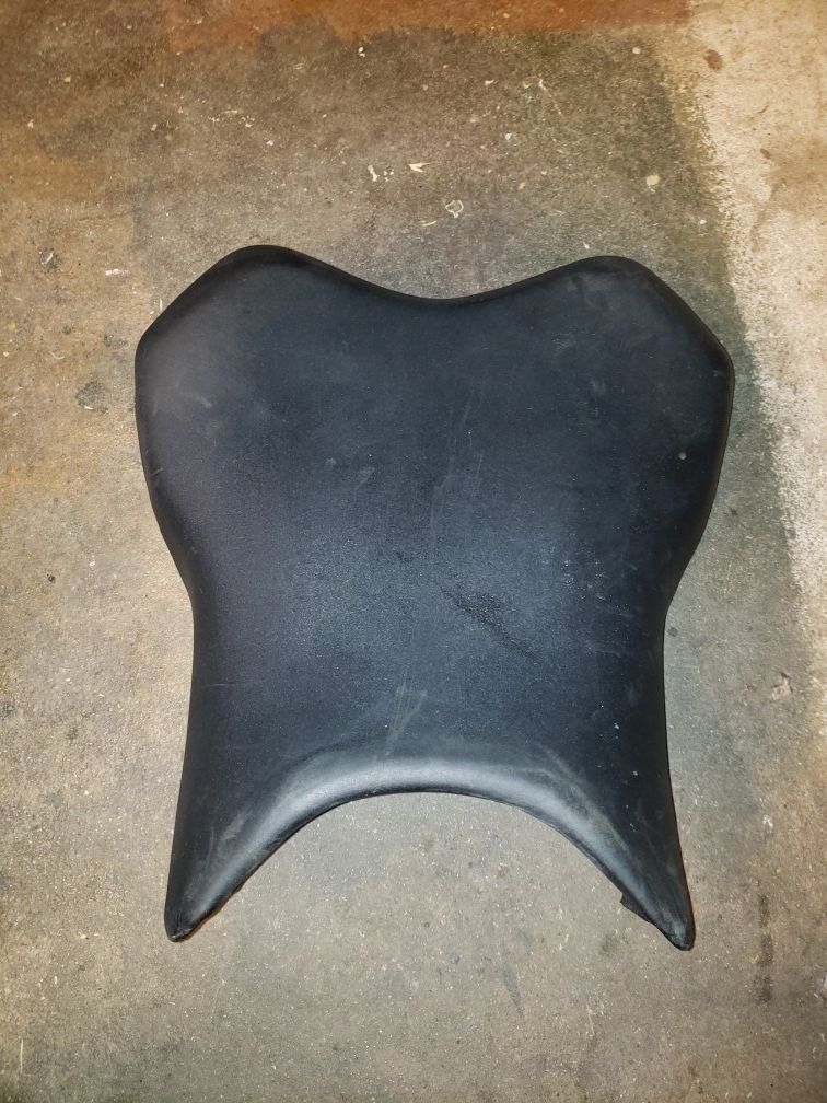 Yamaha r6 2007 seat