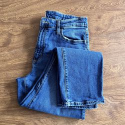 Universal Thread Med Wash High Rise Straight Recto Detiro denim Jeans size 12/31