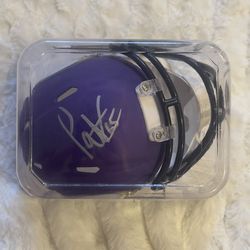 Signed Mn Vikings Pat Elflein Mini Helmet