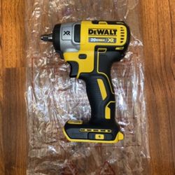 (1)Dewalt 20v Max XR Brushless 3/8” impact wrench (DCF890)