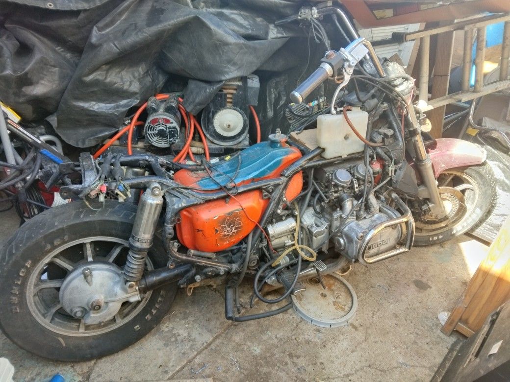 1984 GL 1200 GOLD WING ASPENCADE