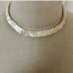 overlapping  mother of pearl  coin   vintage necklace