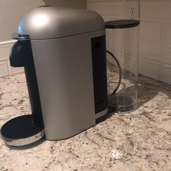 Sammentræf Som Energize Nespresso Vertuo Plus Deluxe Silver for Sale in Gilbert, AZ - OfferUp