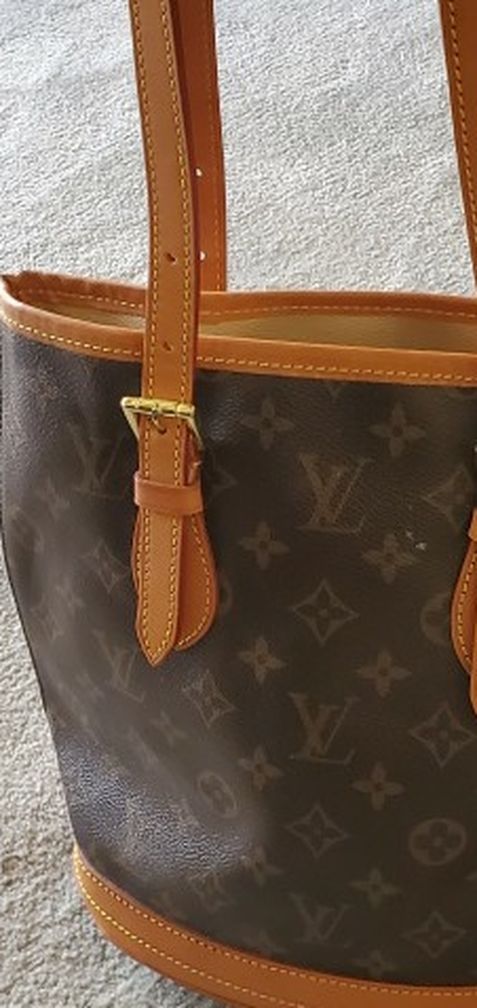 Authentic Louis Vuitton Bucket Bag