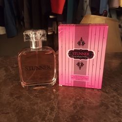 VICTORIA'S SECRET PERFUME ( READ THE DESCRIPTION )