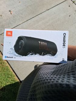 JBL Charge 5 Bluetooth Speaker
