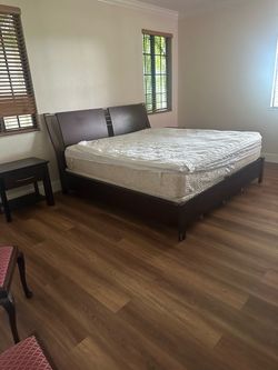 King size bed for sale