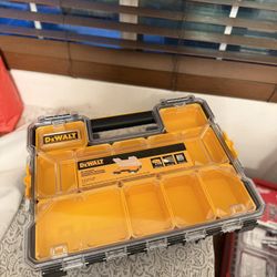 Dewalt Pro 10 Compartment Parts Organizer 