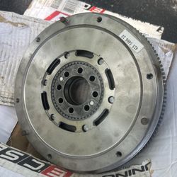 Dual-Mass Flywheel LUK 21 20 7 532 057 / (contact info removed)2057