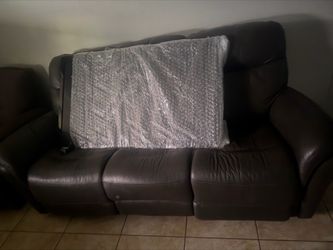 Tv nueva precio 150 el slillon se vende a 60 dólares