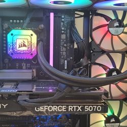 GIGABYTE Z790 AORUS Elite AX,Intel Core i7-13700K,32GB VENGEANCE RGB DDR5,1TB SSD,Corsair  360 AIO,Lian Li RGB Case,ASUS TUF 850W Gold,RTX™ 5070 OC.