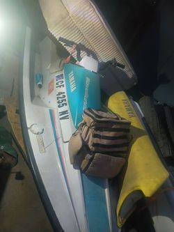 2 jet skis